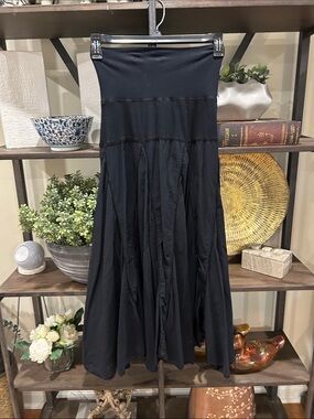Karen Kane xs Women’s Black Flowing Maxi Skirt